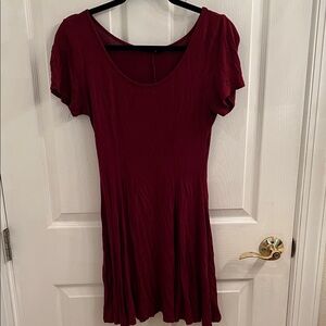 Elegant Burgundy Midi Dress